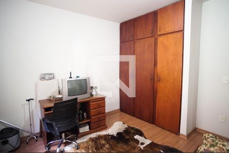 Casa à venda com 360m², 7 quartos e 3 vagas Casa à venda com 360m², 7 quartos e 3 vagasQuarto 2 casa 1