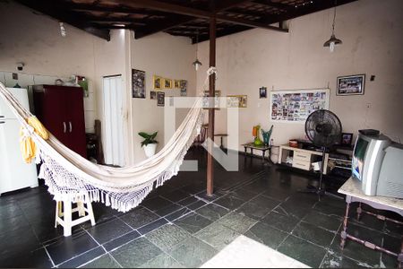 Casa à venda com 360m², 7 quartos e 3 vagas Casa à venda com 360m², 7 quartos e 3 vagasVaranda casa 1