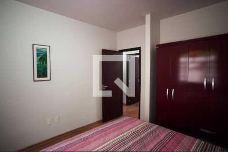 Casa à venda com 360m², 7 quartos e 3 vagas Casa à venda com 360m², 7 quartos e 3 vagasQuarto 1 casa 1