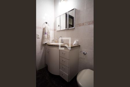 Casa à venda com 360m², 7 quartos e 3 vagas Casa à venda com 360m², 7 quartos e 3 vagasBanheiro casa 1