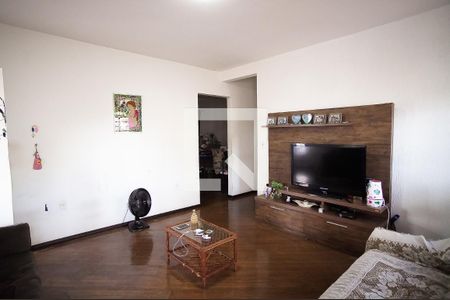 Casa à venda com 360m², 7 quartos e 3 vagas Casa à venda com 360m², 7 quartos e 3 vagasSala 1 casa 2