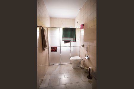 Casa à venda com 360m², 7 quartos e 3 vagas Casa à venda com 360m², 7 quartos e 3 vagasBanheiro quarto 3 casa 2