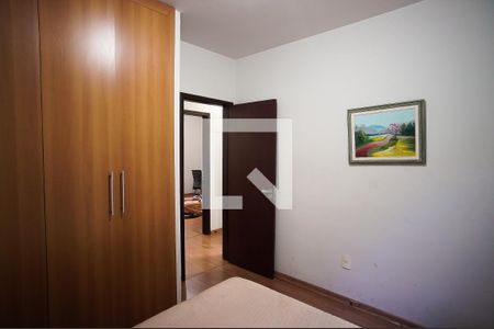 Casa à venda com 360m², 7 quartos e 3 vagas Casa à venda com 360m², 7 quartos e 3 vagasQuarto 3 casa 1