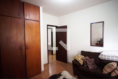 Casa à venda com 360m², 7 quartos e 3 vagas Casa à venda com 360m², 7 quartos e 3 vagasQuarto 2 casa 1