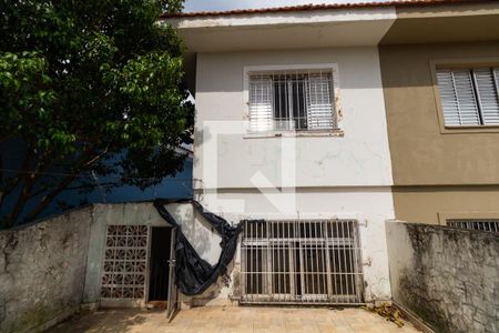 Casa à venda com 150m², 3 quartos e 2 vagas Casa à venda com 150m², 3 quartos e 2 vagasFachada