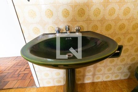 Casa à venda com 150m², 3 quartos e 2 vagas Casa à venda com 150m², 3 quartos e 2 vagasBanheiro