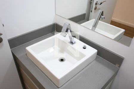 Apartamento à venda com 110m², 3 quartos e 2 vagas Apartamento à venda com 110m², 3 quartos e 2 vagasÁrea de serviço - Banheiro