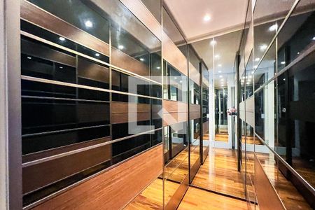 Apartamento à venda com 373m², 3 quartos e 4 vagasCloset