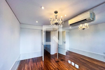 Apartamento à venda com 373m², 3 quartos e 4 vagasSuite 1