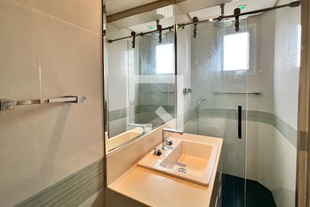 Apartamento à venda com 373m², 3 quartos e 4 vagasBanheiro da Suíte 1