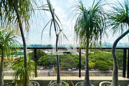 Apartamento à venda com 373m², 3 quartos e 4 vagasVista