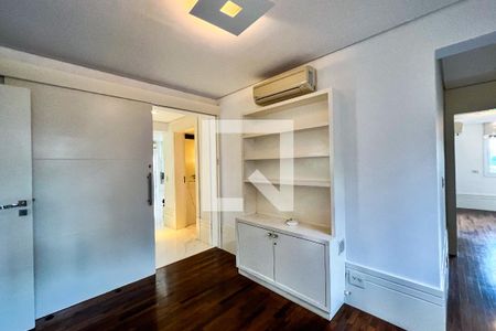 Apartamento à venda com 373m², 3 quartos e 4 vagasCorredor