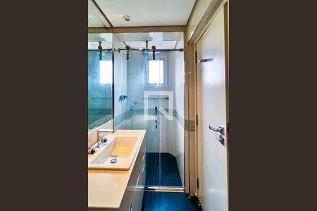 Apartamento à venda com 373m², 3 quartos e 4 vagasBanheiro da Suíte 1