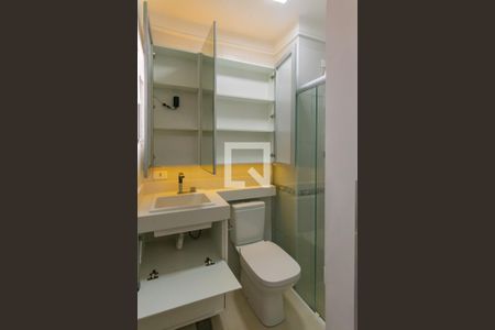 Casa de condomínio para alugar com 130m², 3 quartos e 3 vagas Casa de condomínio para alugar com 130m², 3 quartos e 3 vagasBanheiro da Suíte