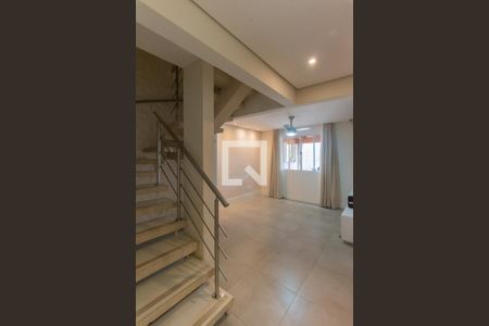 Sala de casa de condomínio para alugar com 3 quartos, 130m² em Jardim São Pedro, Campinas