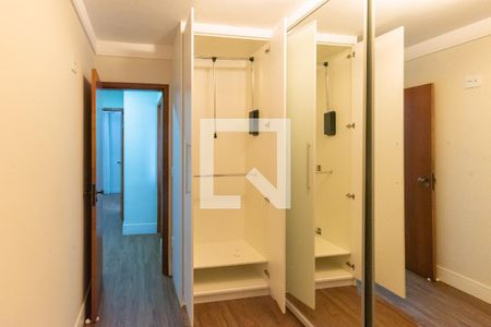 Casa de condomínio para alugar com 130m², 3 quartos e 3 vagas Casa de condomínio para alugar com 130m², 3 quartos e 3 vagasQuarto 2 - Armários