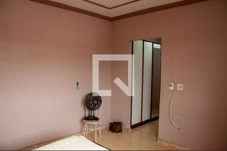 Casa à venda com 150m², 5 quartos e 4 vagasSuíte