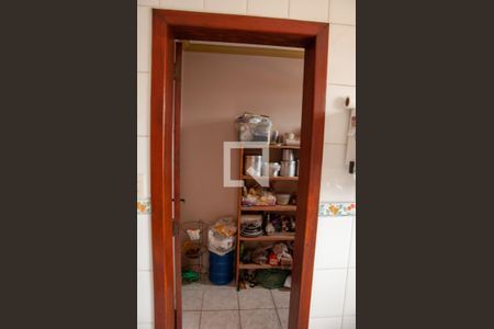 Casa à venda com 150m², 5 quartos e 4 vagasDespensa