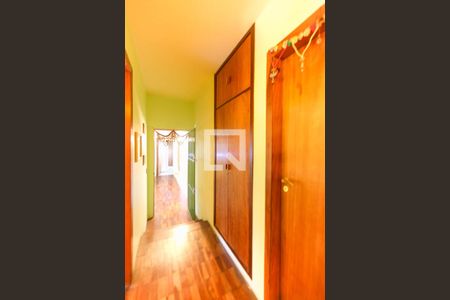 Casa à venda com 300m², 3 quartos e 5 vagasCorredor