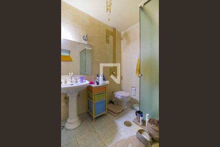 Casa à venda com 300m², 3 quartos e 5 vagasBanheiro da Suíte 1