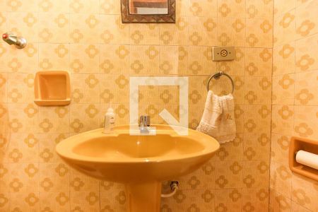 Casa à venda com 300m², 3 quartos e 5 vagasBanheiro da Suíte 2