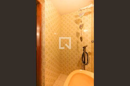 Casa à venda com 300m², 3 quartos e 5 vagasBanheiro da Suíte 2