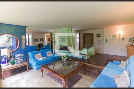 Sala de casa à venda com 3 quartos, 300m² em Jardim Leonor, São Paulo