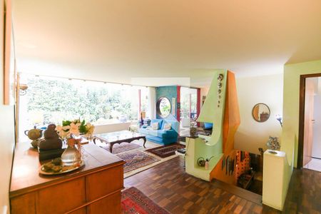 Sala de casa à venda com 3 quartos, 300m² em Jardim Leonor, São Paulo