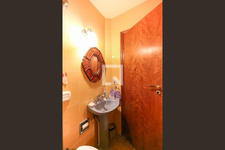 Casa à venda com 300m², 3 quartos e 5 vagasBanheiro 2