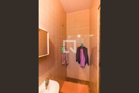 Casa à venda com 300m², 3 quartos e 5 vagasBanheiro de serviço