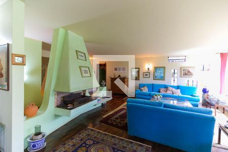 Sala de casa à venda com 3 quartos, 300m² em Jardim Leonor, São Paulo