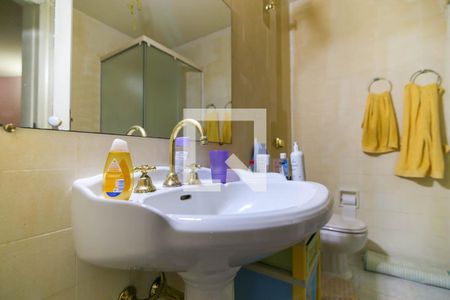 Casa à venda com 300m², 3 quartos e 5 vagasBanheiro da Suíte 1