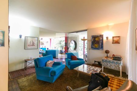 Sala de casa à venda com 3 quartos, 300m² em Jardim Leonor, São Paulo