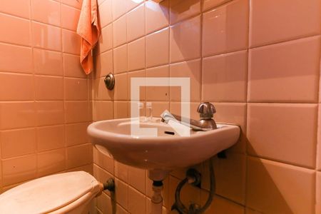 Casa à venda com 300m², 3 quartos e 5 vagasBanheiro de serviço