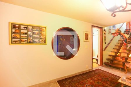 Casa à venda com 300m², 3 quartos e 5 vagasHall