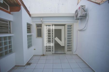 Vista de casa para alugar com 4 quartos, 178m² em Mirandópolis, São Paulo