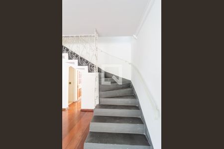 Escadas de casa à venda com 4 quartos, 178m² em Mirandópolis, São Paulo