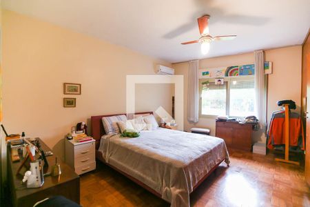 Casa à venda com 235m², 5 quartos e 2 vagas Casa à venda com 235m², 5 quartos e 2 vagasQuarto