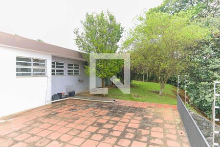 Casa à venda com 235m², 5 quartos e 2 vagas Casa à venda com 235m², 5 quartos e 2 vagasQuintal