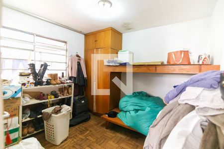 Casa à venda com 235m², 5 quartos e 2 vagas Casa à venda com 235m², 5 quartos e 2 vagasQuarto de Serviço