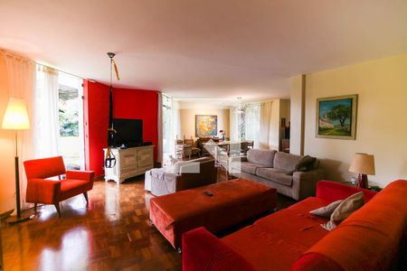 Sala de casa à venda com 5 quartos, 235m² em Jardim Leonor, São Paulo