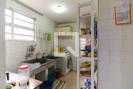 Casa à venda com 235m², 5 quartos e 2 vagas Casa à venda com 235m², 5 quartos e 2 vagasÁrea de Serviço