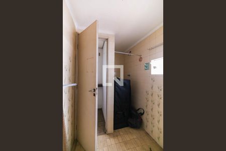 Casa à venda com 235m², 5 quartos e 2 vagas Casa à venda com 235m², 5 quartos e 2 vagasBanheiro 2