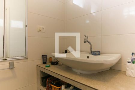 Casa à venda com 235m², 5 quartos e 2 vagas Casa à venda com 235m², 5 quartos e 2 vagasBanheiro 3