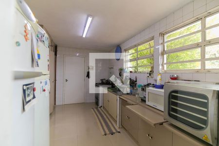 Casa à venda com 235m², 5 quartos e 2 vagas Casa à venda com 235m², 5 quartos e 2 vagasCozinha