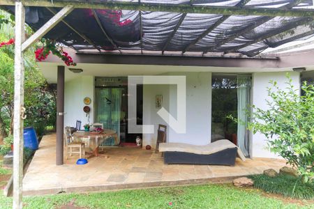 Vista  de casa à venda com 5 quartos, 235m² em Jardim Leonor, São Paulo