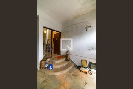 Casa à venda com 235m², 5 quartos e 2 vagas Casa à venda com 235m², 5 quartos e 2 vagasHall de entrada