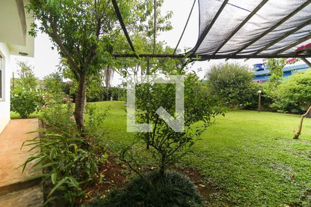 Casa à venda com 235m², 5 quartos e 2 vagas Casa à venda com 235m², 5 quartos e 2 vagasQuintal