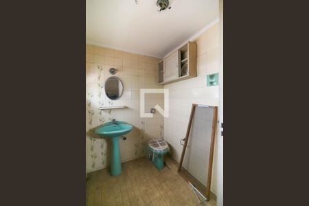 Casa à venda com 235m², 5 quartos e 2 vagas Casa à venda com 235m², 5 quartos e 2 vagasBanheiro 2