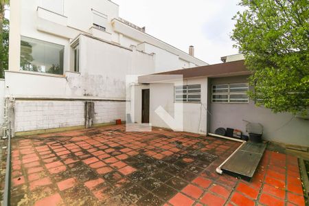 Casa à venda com 235m², 5 quartos e 2 vagas Casa à venda com 235m², 5 quartos e 2 vagasQuintal